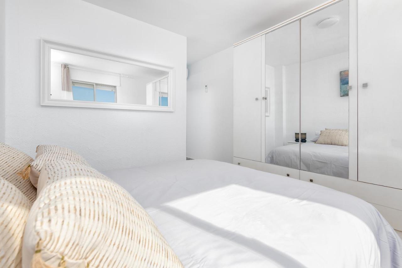 Amazing Sea View Apartment And Relax Area Рінкон-де-ла-Вікторія Екстер'єр фото
